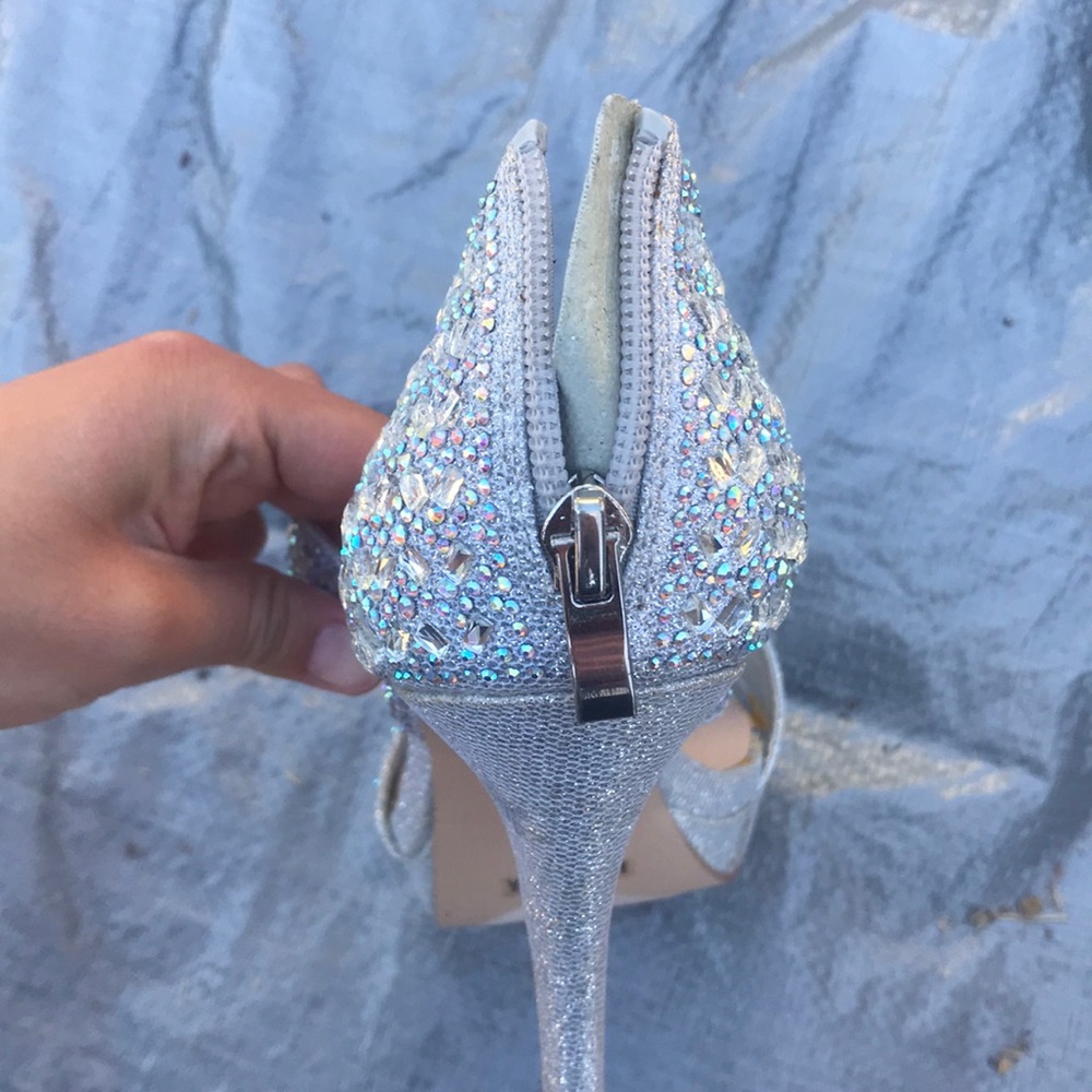 High heals - Picture 3 of 5
